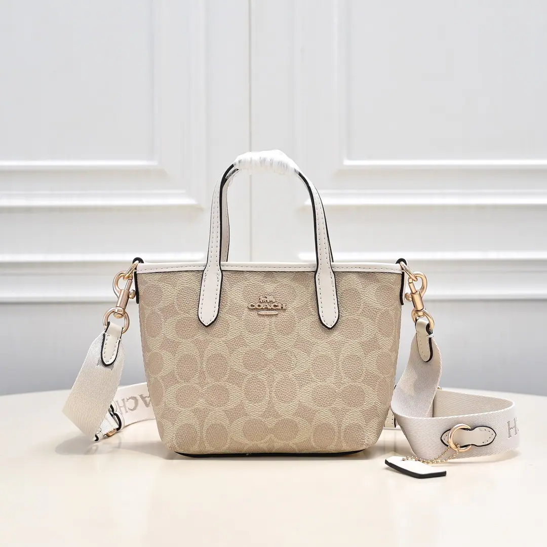 【Original factory skin】【Packaging】 Paragraph:CW Dimensions:20*14*9cm