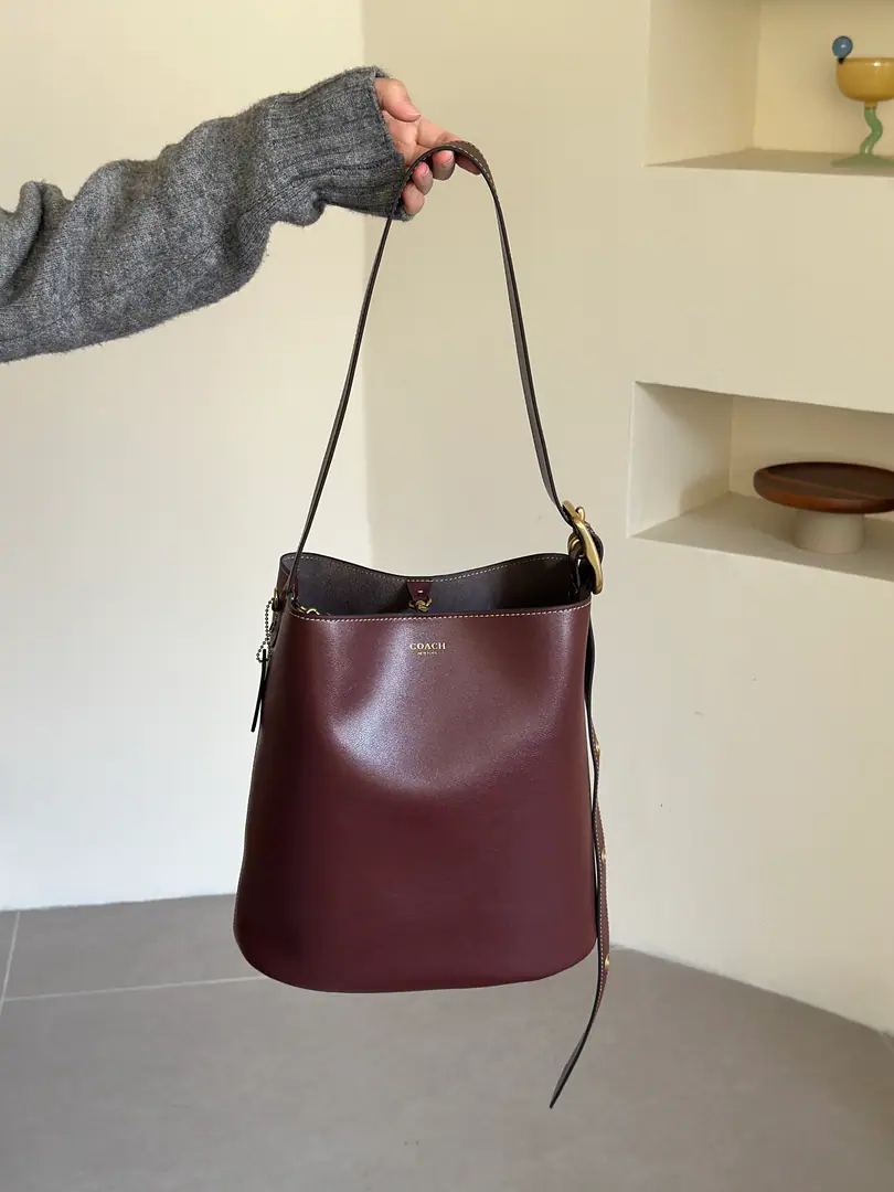 【Packaging】【Original plant level】 ☑️Big number. Wine.ccc23 Ber Buet BagBig-size bucket bag., Lady, the one shoulder bag., Dimensions: 27x29 x17cm