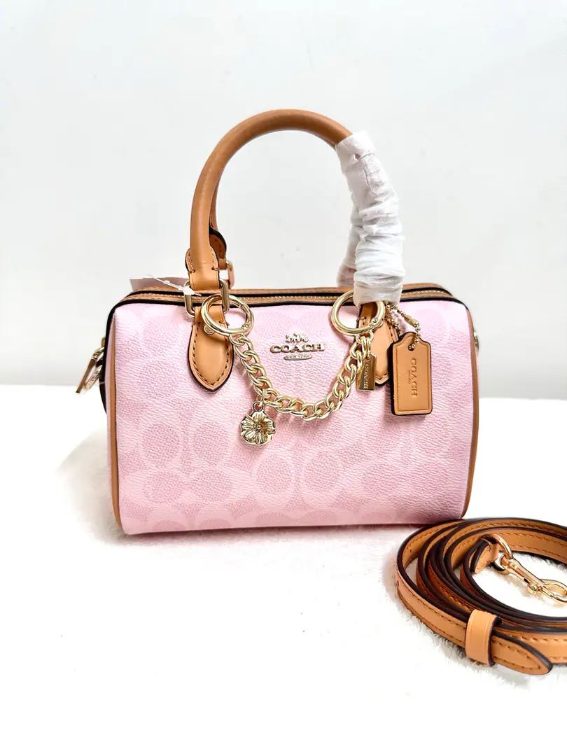 【Packaging】【Original plant level】 New Color 2Colour. Mini pillow bag. CEK79 Cork!（COACH）Rowan18The logo can remove the strap from Boston. &Handbags. Candy. Dimensions: 17.5cmx10x12㎝