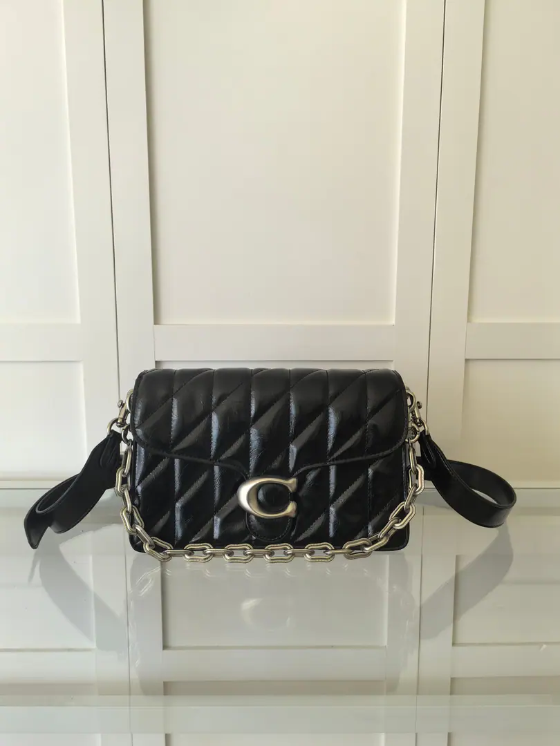 【Original factory skin】【Packaging】 A new gin bag for a sheep's skin., ParagraphCAF55 The interior layer caps were increased to be soft and flexible. A multilayered super-loading. It's very practical. Three. Shoulder belts and chains can make many styles. Dimensions26:16.5*8.5
