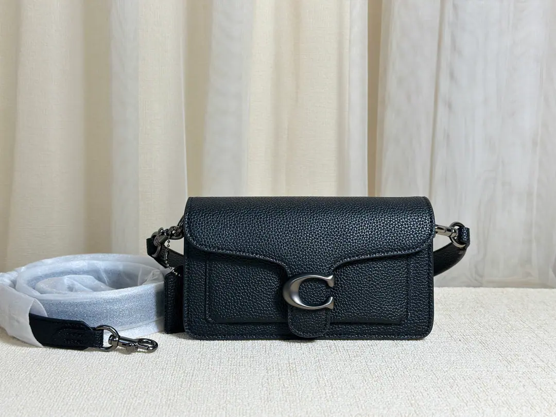【Packaging】【Original plant level】, Lady Wine-Back. Good quality, all new color.: B4HA, CY New shoulder belts are higher.10A centimetre is more appropriate for a single shoulder.[Celebrate.][Celebrate.][Celebrate.][A gift.][A gift.][A gift.][Celebrate.] With two shoulders. One long one can slash on one shoulder. A short shoulder belt can be a handkerchief. Put the armpit in your bag. Dimensions: 20cmx10.5cmx7cmBlack gun supply. 👉