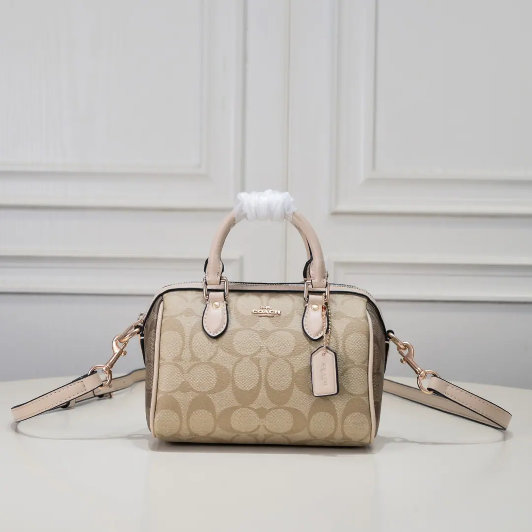 【Original factory skin】【Packaging】 The new boston.CH It's so beautiful and so delicate.！ And Boston's bag is special.!Old flower combo., It's classic and long-lasting.！Dimensions:17.5*12*10cm