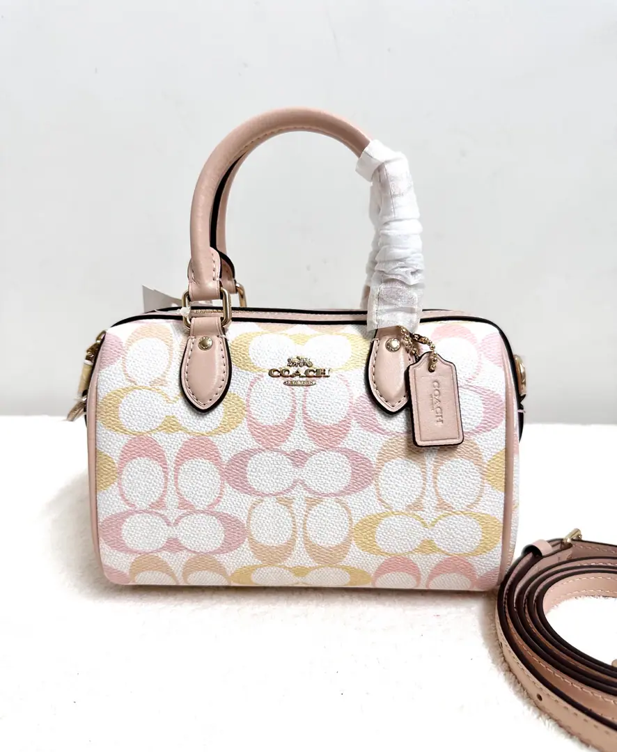 【Packaging】【Original plant level】 New Color 2Colour. Mini pillow bag. CEK81 Cork!（COACH）Rowan18The logo can remove the strap from Boston. &Handbags. Candy. Dimensions: 17.5cmx10x12㎝