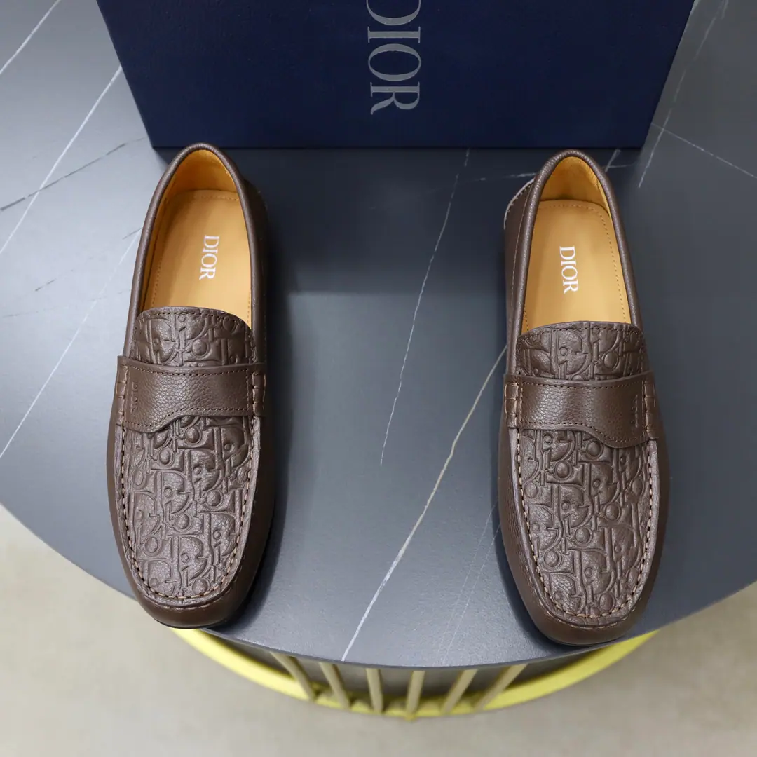 Get out of the factory. Dior Top-level craft Dio. Synchronize cabinets Original plant configuration, Italian imports of original cow-coloured flour, I'll be comfortable importing watered cattle., Shoes under the sole.: The original factory is super comfortable with the original base., The original factory and the single. High Quality, You can come in and out of the counter., Welcome to the CounterSync., Codes 39-44（Sold 38 45 ）
