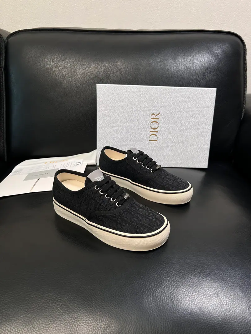 Dior Top-level craft Dio. Synchronize cabinets Original plant configuration, Italian imports of original cow-coloured flour, I'll be comfortable importing watered cattle., Shoes under the sole.: The original factory is super comfortable with the original base., The original factory and the single., Codes 35--45