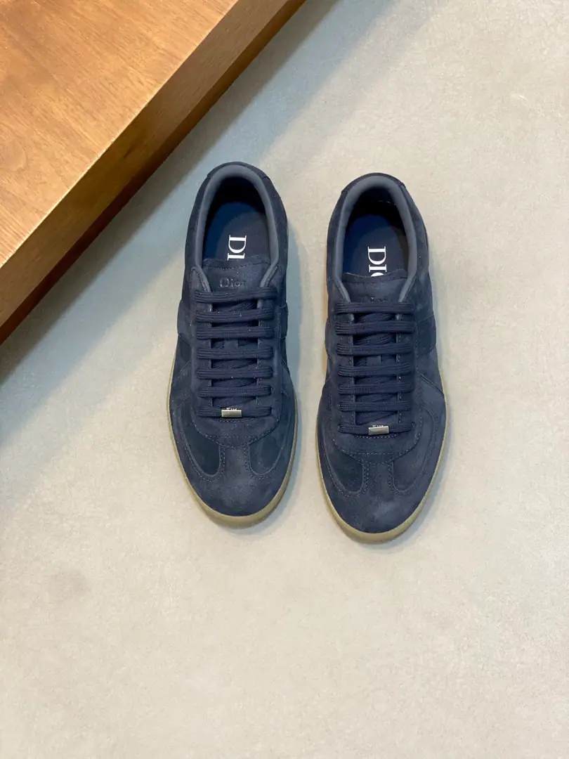 Dior ObliqueSeries of sneakers, - Oh, Pete.+Cow-skins., It's delicate and durable.. The side of the shoe is marked.ObliqueEmbroidery, The pair of su and red feathers., It's so well-known.✨. White rubber soles., Comfortable and graby., I wear a regular dress or a light exercise.OK！Both the tongue and the soles of the shoes.“DIOR”Marking, Full Details, Fashionable and practical, Yes.DiorOne of the classics.💙. size: 39-44（45.46Custom）