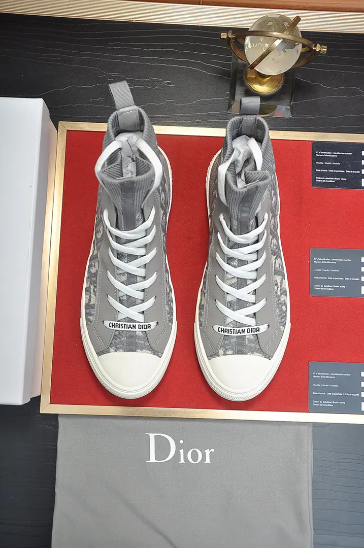 Get out of the factory. 【Dio.】Walk ‘n’DiorA couple of embroidery cotton.👩‍❤️‍👨Leisure shoes., Use quality, White rubber bottom., Pure cotton embroidery on the shoe., Show your personality., Use of shoe tongues and shoelacesChristian DiorMark Decoration. Water, in the sheep's skin., Skins and feet.. Couple money.（Female35-40Code）（Men38-44Code）
