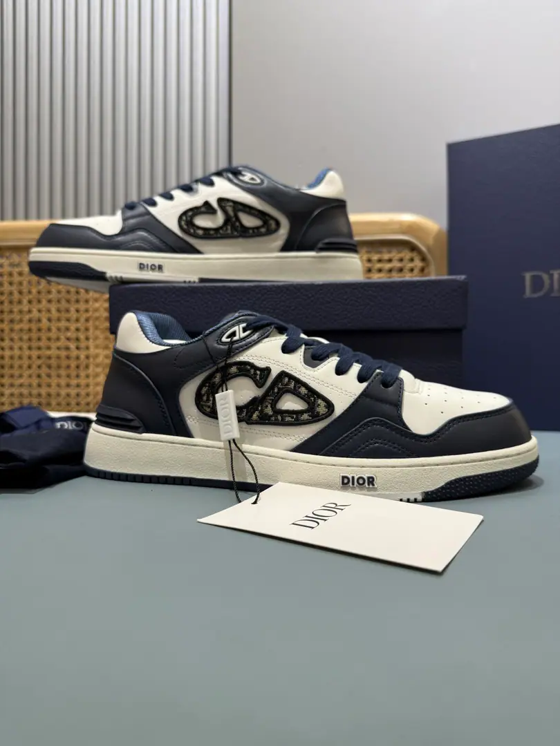 Men👨🏻, Top-level requisition versionDio*✖️kawsJoint contributions 🐍Snake Year PrescriptionB57Jay Chow's same guy.Dribble Low gang sneakers. Precision of originalCP！Infinite approach., Crafts and crafts. The people must be given a pair of hands.🐾 #diorThe Euro-style.NMultired cards, Low-saturated color is a lot of fun. It's hard to be unloved by a simple wind.💓💓 Fabulous original customize top-level head-heading skin, Sidesark DIO* AND KAWS Mark Up, Redone the brand symbol with a colored snake.. The fashion is just full.！♪ And quality and beauty and beauty！Original custom striped airnet sheet, DoubleTPUOriginal Bottom, Super-fine shoe bottom puncture(The details must be a huge fan of it.) The original uniform shoes have chips on their right and left feet.NFCSensitivity directly into the network.. Recurse ceiling level Full package of fine airplanes. Please accept my quality.‼️ Please be careful with the market traffic.！ Codes: 39-44（Men38/45I'll make sure I don't change it.）