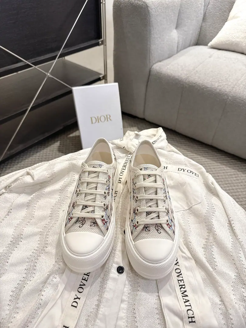Newest Color（Thick） size: 35-41（41No, no, no, no, no.） DiorDio. ✨ 【Embroidery】〽️Series. The pattern is tied to a flat-bed leisure shoe..