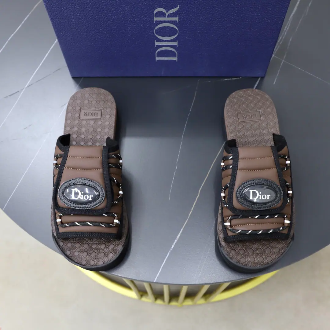 Get out of the factory. Dior/Dio. AquaShoes. Multiple-style shoe face. It's coming in cold.！ This one.Dior AquaThe sandals are elegant and leisurely., Apply a new modifiable design, HighlightDiorClassic.ObliqueCloud flour., A simple magic trick., Decoration to sew the stubble thinness with a weasel, The shoe face is a very delicate embroidery.LOGOMarking, DIORIdentification glue details. CrackingEVAShoes under the sole./Rubber bubble bottom, stripes, Lightly comfortable., Slipperproof., It's easy to match shorts or jeans., Make a fine shape., Full package！ Size: 39-40-41-42-43-44Skins size.（Customable.45, 46） The cargo.: H Embroidery