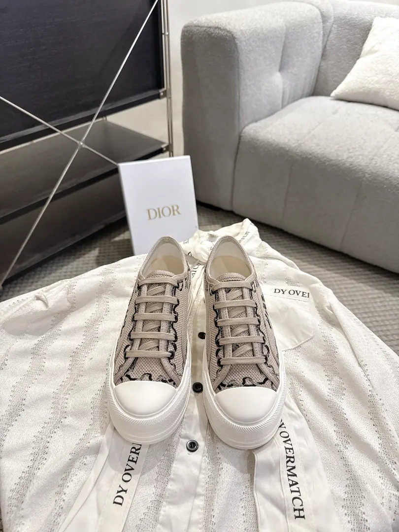 Newest Color（Thick） size: 35-41（41No, no, no, no, no.） DiorDio. ✨ 【Embroidery】〽️Series. The pattern is tied to a flat-bed leisure shoe..
