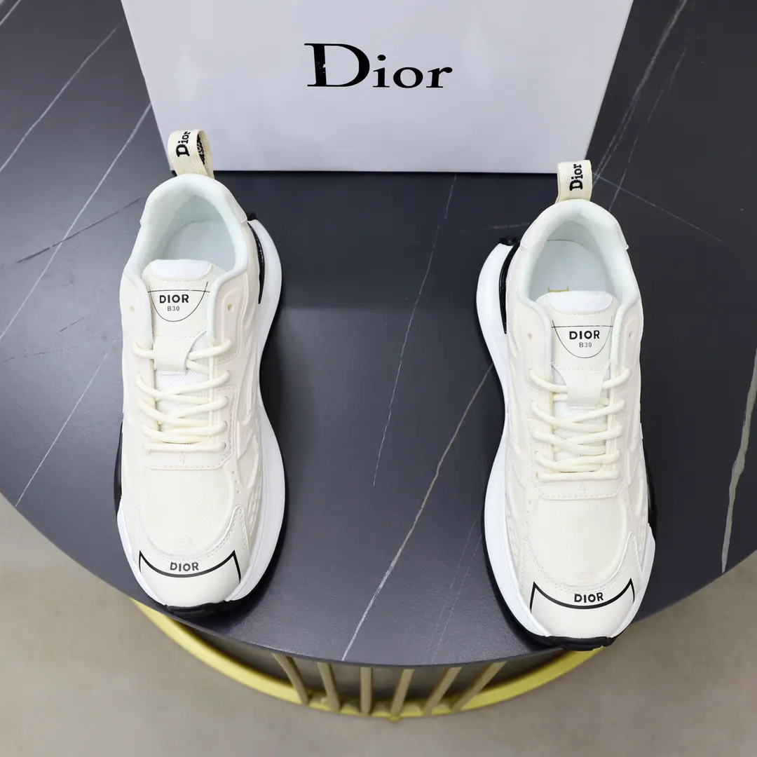 Get out of the factory. 🙅‍♂️🙅‍♂️🙅‍♂️ Brand: Dio.DIOR Standard Code: 38-44（45Make a reservation.） Level: Same as the other two. Materials: The original factory knitting fabrics. It's in the air. The original plant is so resistant to the ground. Type: Men's fashion shoes. Run! Sports shoes The noble luxury of the great elements. Top luxury. Colours: Physical Image Colour