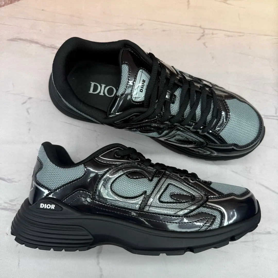 Dior / Dio. Dior Essentials B30 Sports shoes Men Black bottom and light gray to black technology fabric This one. B30 The sneakers have become... Dior Don't make a classic new one., Fashion and sport.. The white web-eye fabric and the technical fabric were carefully prepared, ♪ With a reflection“CD30”Mark Up, Beautiful.. The tongue and the back of the shoe are in silver.“DIOR B30”and“CD30”Mark. The lightly texture of the rubber outside highlights many characteristics., The comfort of building the ideal inside of the elastic.. It's a mix of leisure singles., Make a fine shape.. White web-eye fabric and technical fabric. Heel and side-dressing reflector.“CD30”Mark ♪ Shoe tongues on the“DIOR B30”Mark Low Gang! Bandar style Skin and web-eye fabrics. White super lightly texture rubber with a bottom match.“DIOR”Signs and black edges The bottom of the pairs of shoes is scalded with“DIOR”, “CD30”and“B30”Mark Sterling Structure It contains dustproof bags.