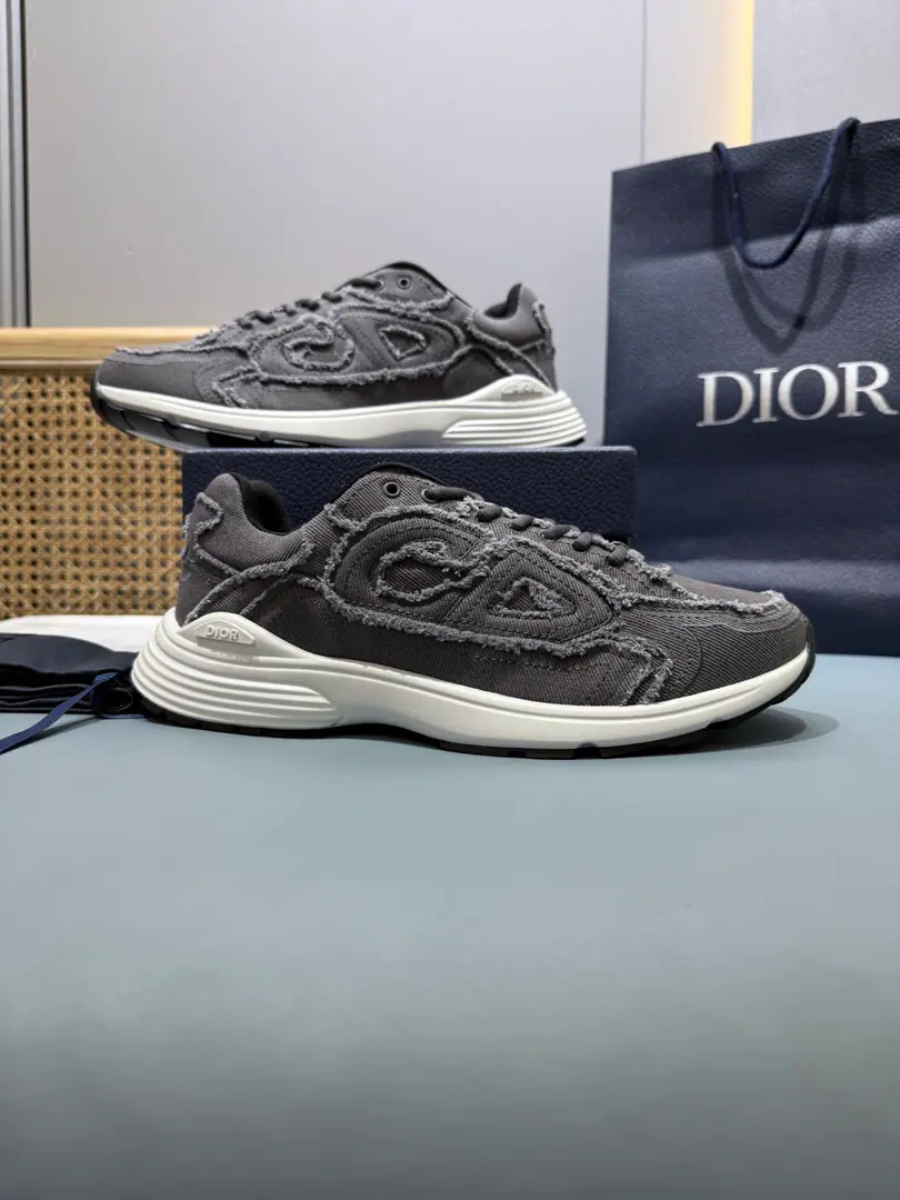 Top Couple money.👩🏻‍❤️‍👨🏻Plant price, This one. B30 Countdown The sneakers are... DDon't make a classic new one., Fashion and sport.. The redesigned formula is carefully designed using materials such as Navy blue-feather., I'm not sure. CD30 Mark Up, I'm not sure I'm going to be able to tell you how beautiful I am.. The tongue and the back of the shoe are in silver. D B30 and CD30 Mark. The light texture of the rubber outside highlights a lot of classic details., Internal ballistic design, To build the desired comfort.. It's a mix of leisure singles., Make a fine shape.. Help with the face material.: Texture, Cow-cutter. Except decorations and decoration lines Side and back side CD30 Mark ♪ Shoe tongues on the D B30 Mark Internal ballistic belt design, Steady match. White lightly texture rubber external matching Dior Signs and black edges The bottom of the pairs of shoes is scalded with Dio, CD30 and B30 Mark Size: 35-47 (47I'll make sure I don't change it.)