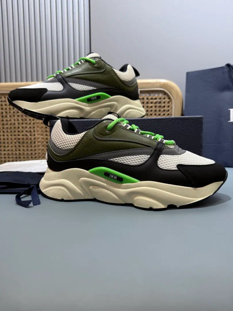Top Men👨🏻Plant price, Dio*Dio.B22Series of sneakers. The inspirational low-banded contour from the retrorun run shoe is the use of gray cow leather and blue and white web-eye fabrics to bind the shoe face., It's a black match., White and blue rubber shoes.. Blue eye-folded shoe tongue and heel support nylon ribbon decorations., Sidesark“Dio～”Logo. It's a sharp contrast to the suit., Add a fashion breath of sports clothes to your appearance. The thick is a lot higher.4cmLeft and right～ Codes: 39-47（46.47I'll make sure I don't change it.）