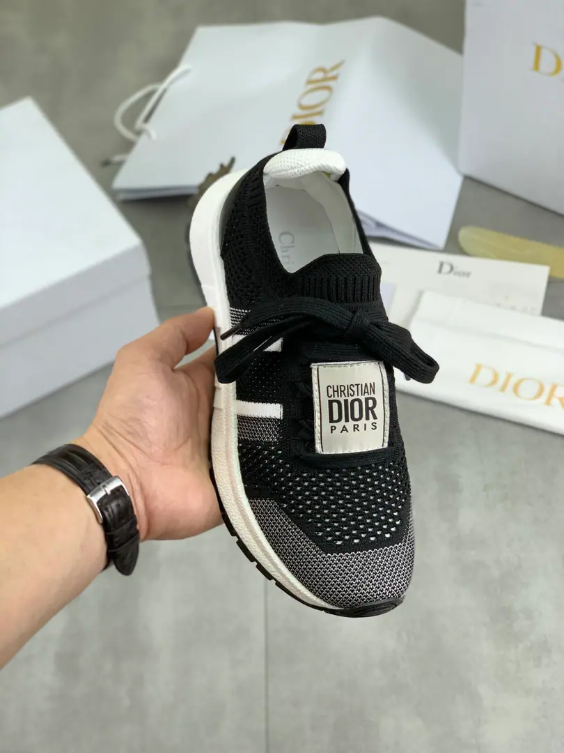 Plant prices ⚽️ New paragraphRun'nI'm a little bit of a fang. Re-enacting sports style with elegant fashion.. The shoes were carefully made from a black net eye fabric., Shoe belts and heels.Christian Dior ParisMark. A fine pair of shoes, soft and soft., It can add high-altitude to various recreational models.. Shoe.: Original open-text fabric. I'm comfortable with air. Inside, put your feet on the inside.: Neteye fabric/Counter-feathers. Shoes under the sole.: TPUThe snorkel is sliding the bottom. Codes: Couple money.35-45