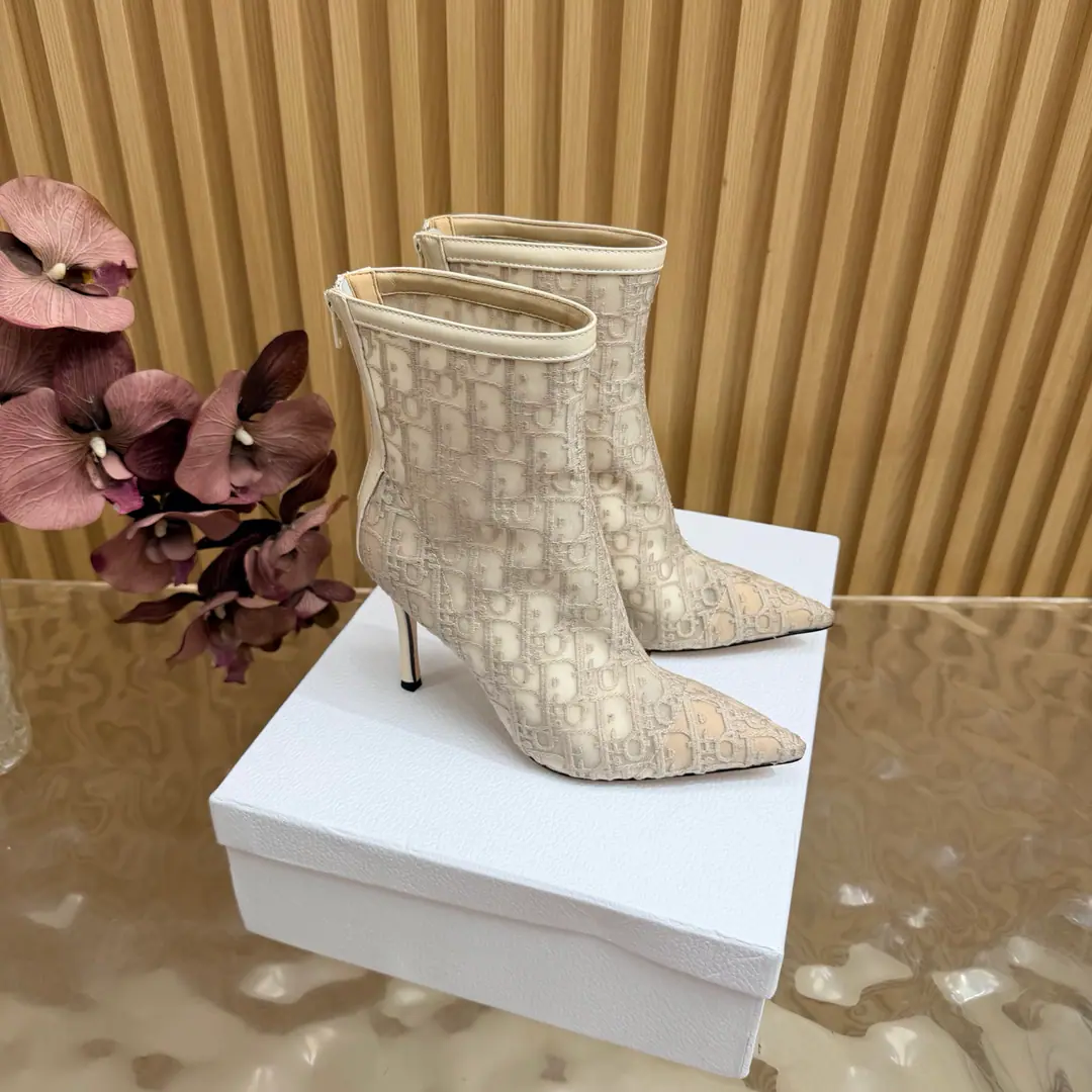 ⚠️Dior | Dio. ²⁰²³ 𝐬𝐬 2026Autumn and winter money. ⚠️ English boots./Boots.🎗Series, Who doesn't want a pair of cool English boots? The owner of the counter is making a new offer. Martin Inren's hardware is new.🆕 ❥Requisition level！It's a great sense of excellence.！A huge amount of money from domestic and international bloggers., Old and fashionable. 💎The upper toe blew up.！The boss's push.★ ▪️Shoe.: Original custom web veil embroidery ▪️Uchi.: Imports of sheep's skin ▪️Otsumi!: The original is really leather.（He's tall.8cm） ▪️Shoes.: 35-42（40, 41, 42Custom without re-offer）