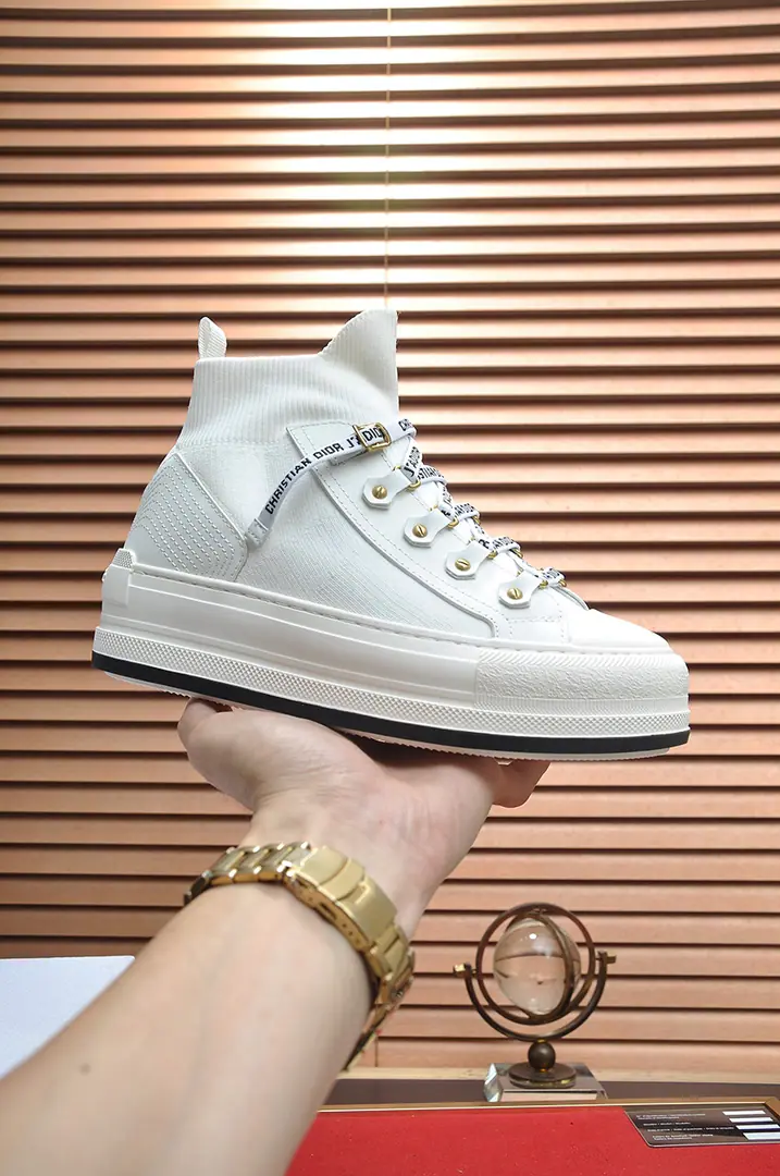 Get out of the factory. 【Dio.】Walk ‘n’DiorA couple of embroidery cotton.👩‍❤️‍👨Leisure shoes., Use quality, White rubber bottom., Pure cotton embroidery on the shoe., Show your personality., Use of shoe tongues and shoelacesChristian DiorMark Decoration. Water, in the sheep's skin., Skins and feet.. Couple money.（Female35-40Code）（Men38-44Code）