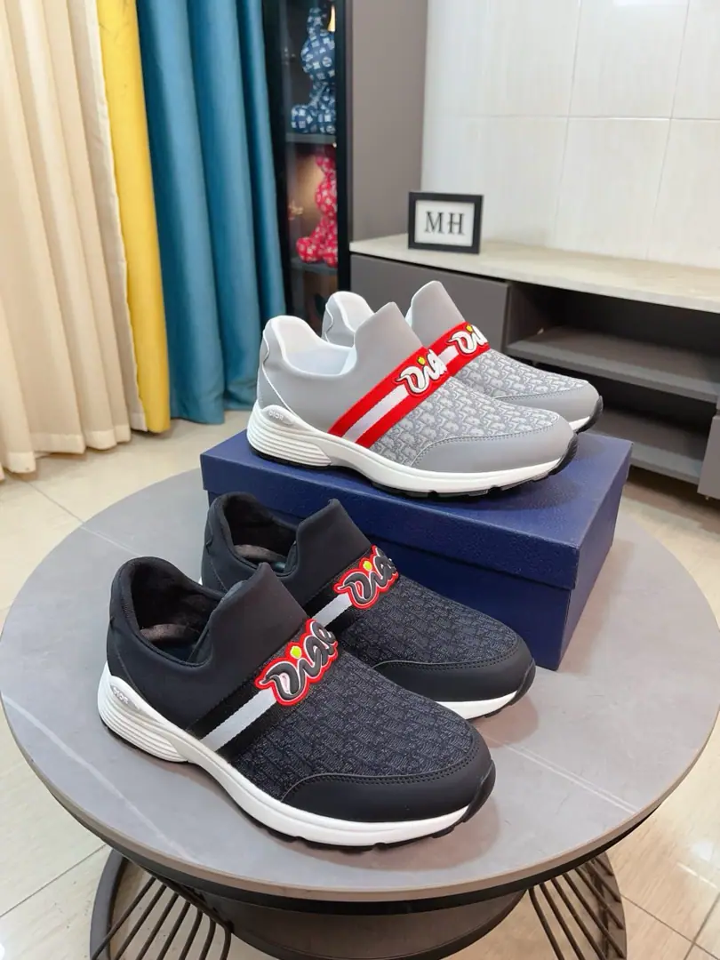 【DiorDio.】The first worldwide launch of the BLN.🔝High-end brand of male shoes. The latest online series.: The shoes are made of imported cattle and skin for flour.➕The net is in the air.. Make it easier and more comfortable.！It's a better quality than the official one.1: 1Repeat. You're a different person, building a fashion personality.！You're a big boy.!Classic.. Men: 38-44.