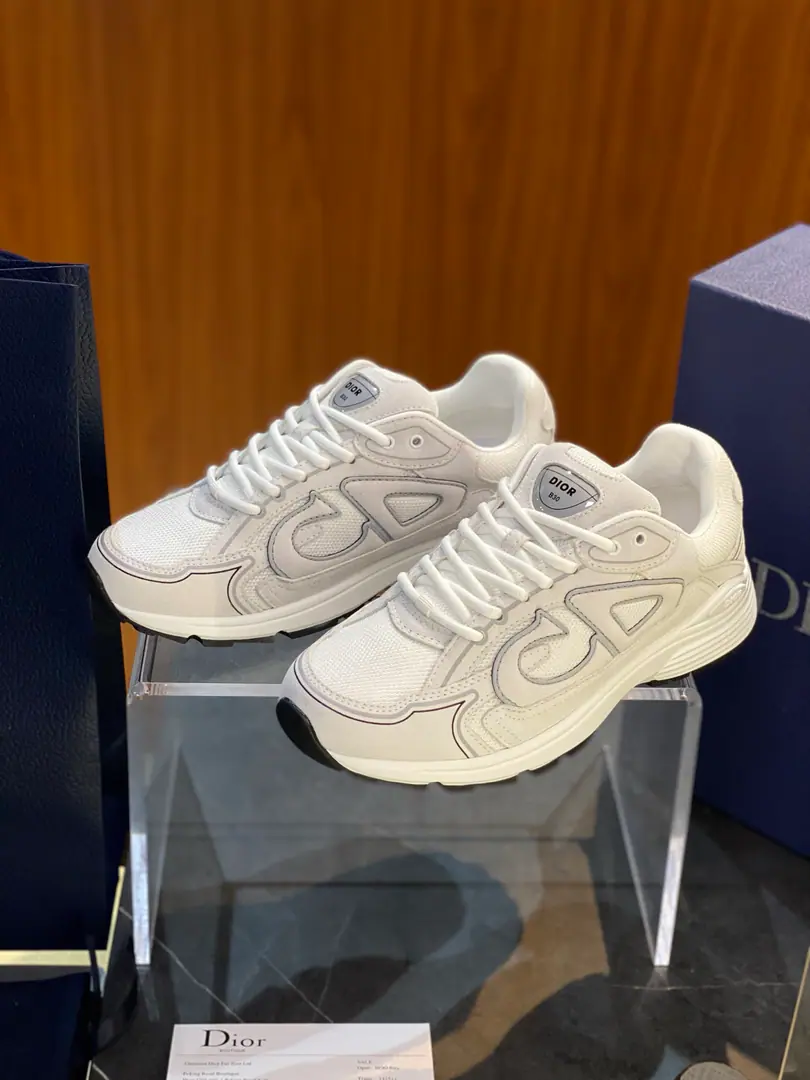 B30 Sports shoes, cattle, velvet.（Bullskins.） ♞size. 39~45(46.47Custom) This one. B30 The sneakers have become... Dior Don't make a classic new one., Fashion and sport.. The redesigned formula is carefully crafted using materials such as white cow-flail., I'm not sure.CD30 Mark Up, I'm not sure I'm going to be able to tell you how beautiful I am..