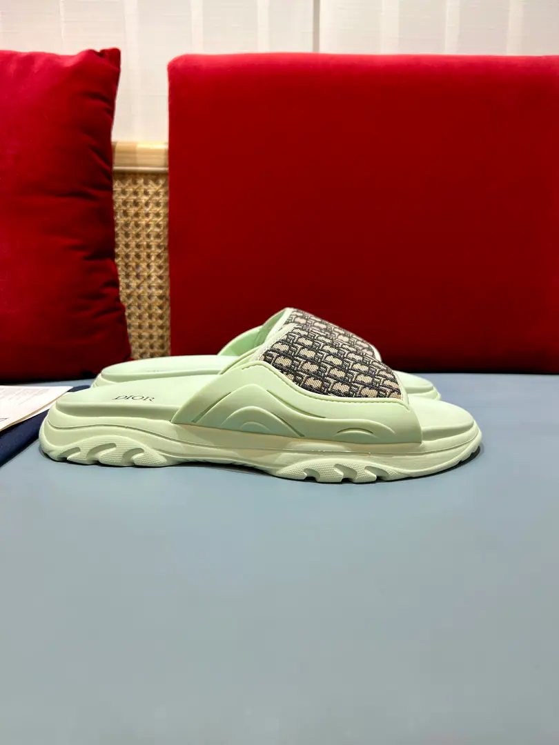 Men👨🏻Plant price, New paragraph 🆕Dior Aqua A man's slippers are elegant and leisurely.. - I'll take a D.～Ash CD Diamond Reconstruct the canvas., Inspired by the... Dio～Archives. Match“D”Signs and commo-tone bottoms, It's easy to match shorts or jeans., Make a fine shape.. Codes: 38-47 (38.47I'll make sure I don't change it.)