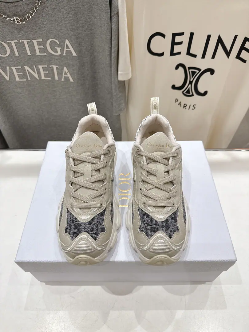 🏧𝐃𝐢𝐨𝐫The new Dior's new colored, heel-drinking shoes., IntegrationdMy great spiritual interpretation of classic running shoes.！Original to develop top market version. Importing web-eye fabrics and matching real cattle leather., To create a modern style that is contrasting.！It's really fashionable.👏 Original Dismantlingcopy, ZP♪ And the whole thing ♪, Perfect.！ Top Quality35-41 [40.41Make a reservation.]