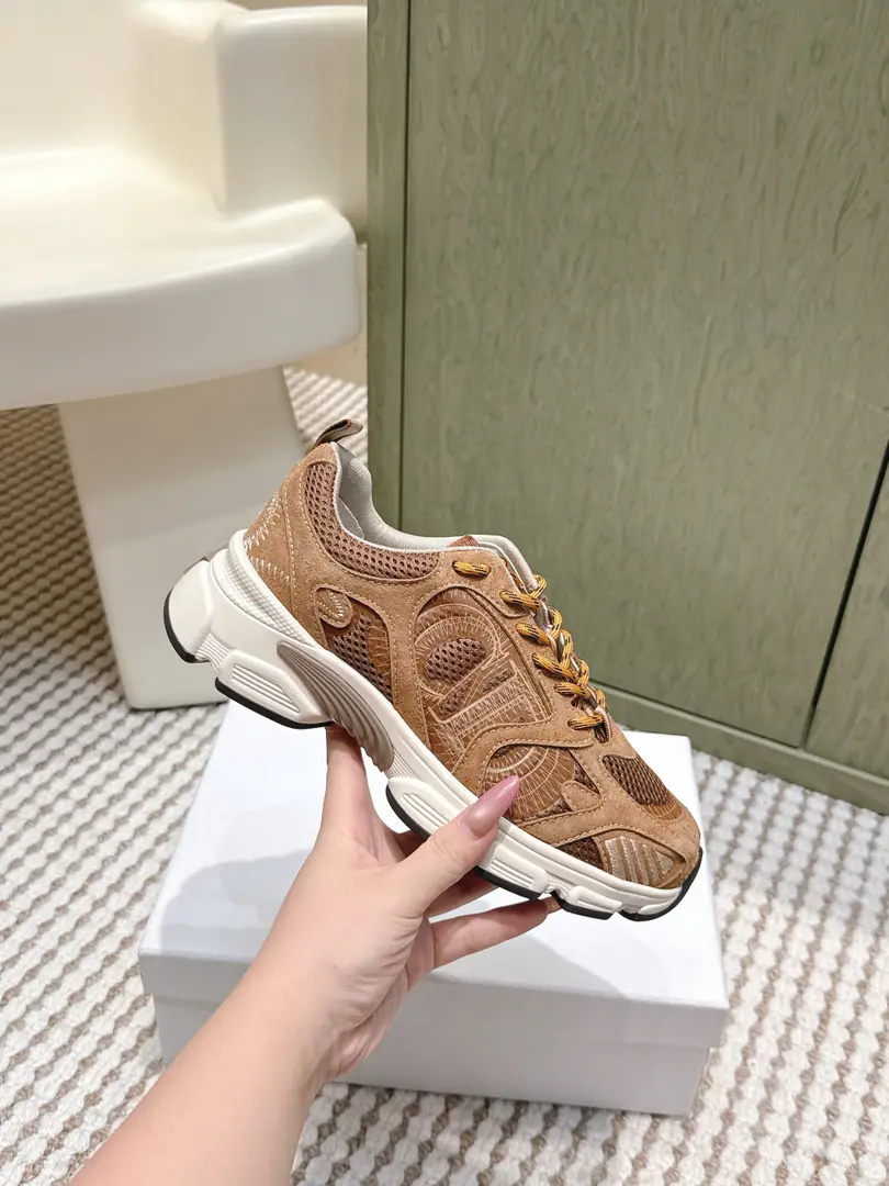 Requisition level Dio. Dior Chrono New leisure sneakers, old dad's shoes. It's really cool., The future is so strong.!Really good.！ Once again, the idea of Diocuncupation was played out., Lucky star is good luck for you., It's brand new.EVAThe soles are so light and soft.!The original is perfect.！Full-to-Purpose Material Modular！！ •Size: 35-40（40Make a reservation.）