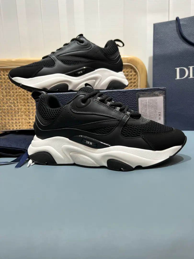 Top Men👨🏻Plant price, Dio*Dio.B22Series of sneakers. The inspirational low-banded contour from the retrorun run shoe is the use of gray cow leather and blue and white web-eye fabrics to bind the shoe face., It's a black match., White and blue rubber shoes.. Blue eye-folded shoe tongue and heel support nylon ribbon decorations., Sidesark“Dio～”Logo. It's a sharp contrast to the suit., Add a fashion breath of sports clothes to your appearance. The thick is a lot higher.4cmLeft and right～ Codes: 39-47（46.47I'll make sure I don't change it.）
