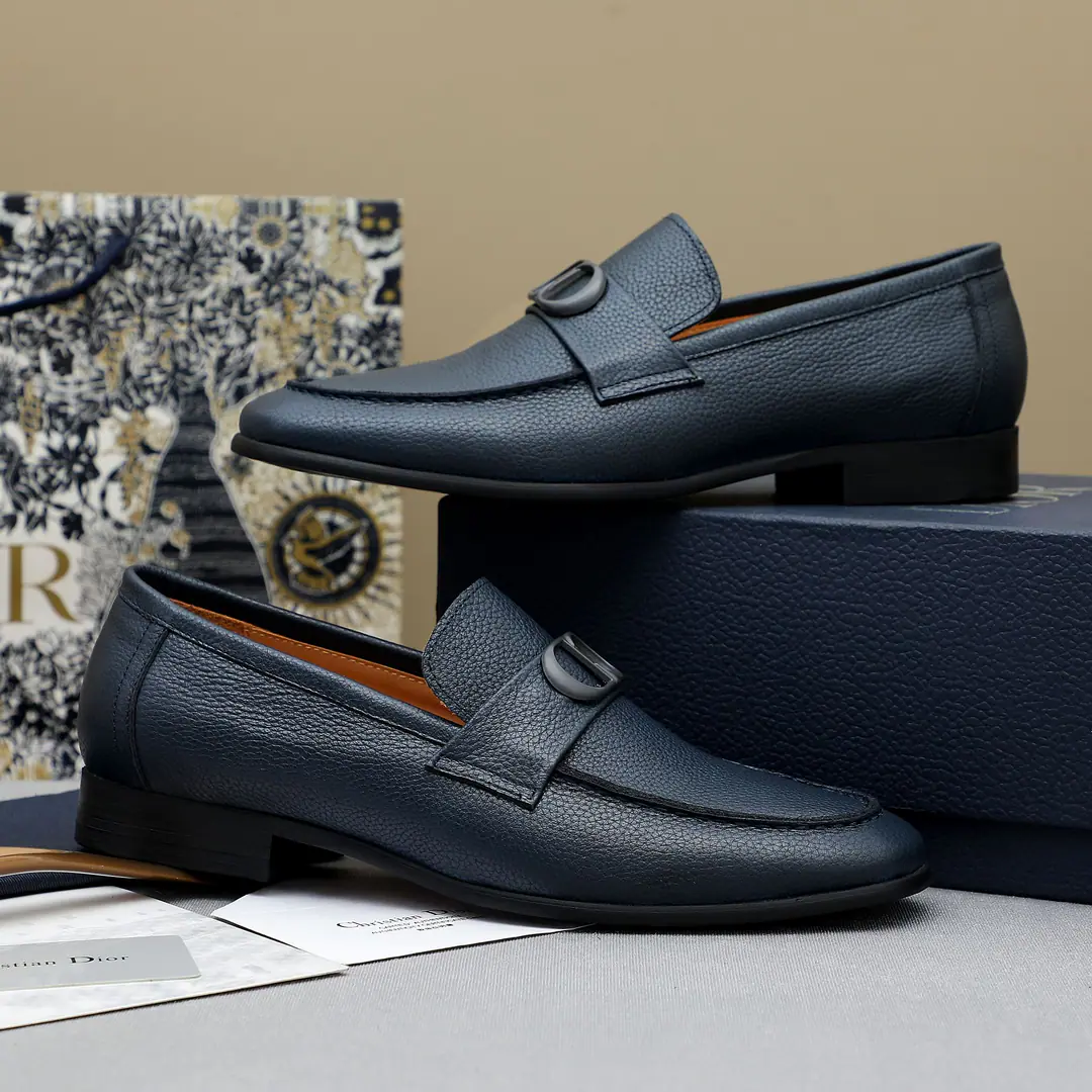Trade marks: Dior「 Dio. 」Business shoes. Positive code number: 38-44 （45.46I'll make sure I don't change it.） Commodity materials: The best is a pair of twigs and a metal buttoned shoe. In the cow's skin. Original rubber floor