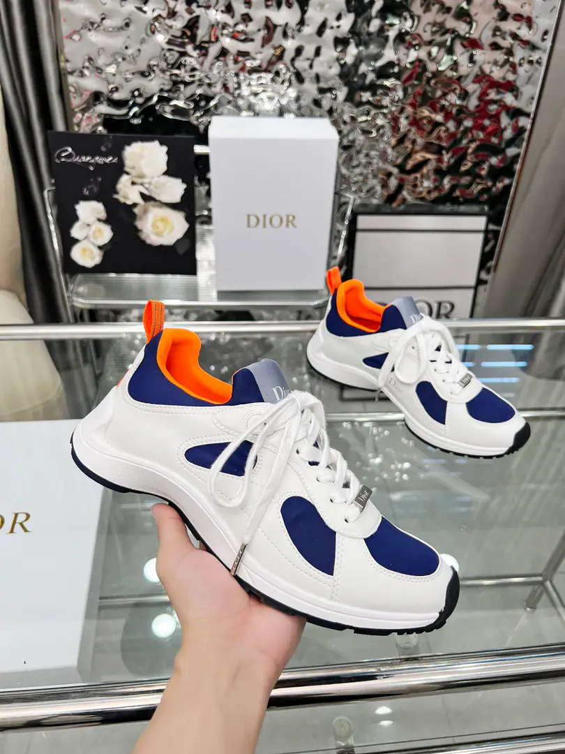 DiorThe Dees., Show's newest.StarSeries, This one. Dior Star Dad's sneakers are brand new in the fall of 2005, The classics are rich in fashionable retrograde style.. It's a very elaborate work., It's a year-round mix with leisure styles that respond to the trend of the retro-market. Dad Shoes- A pair of shoes., On your tongue.DiorMark And the shoes are...B30Model！B30They use delicate leather and web-eye fabrics to put their shoes together., The letters on both sides of the shoe.CD Identify yourself., The shoe has many lines to outline the details. Makes shoes look less monotonous., The ancient stereos are all right.！ Codes: 40-46 Colours: Four colors.