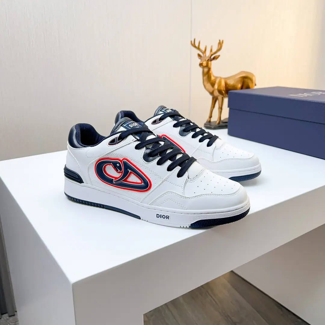 Plant B57Low gang sneakers.2025The spring line of men's costumes is on the market.[Celebrate.][Celebrate.][Celebrate.], Reconstructing basketball shoes., BecomeDiorA classic one.[John.][John.][John.], It's carefully crafted with black and creamed white smooth cow skins., With a beige mask., Sideshow leather.CDMark, Shoe tongue., Shoes under and behind the backs, so as to improve the tone with a variety of features.[ ][ ], And the perforated details., The cylindrical cord and rubber plate are more powerful than the kinetic charm of their dynamic style.[John.][John.][John.], With a pair of rubber shoes., It's a mix of colored clothes., Make a fine shape., Codes:38One.44, Do it.45