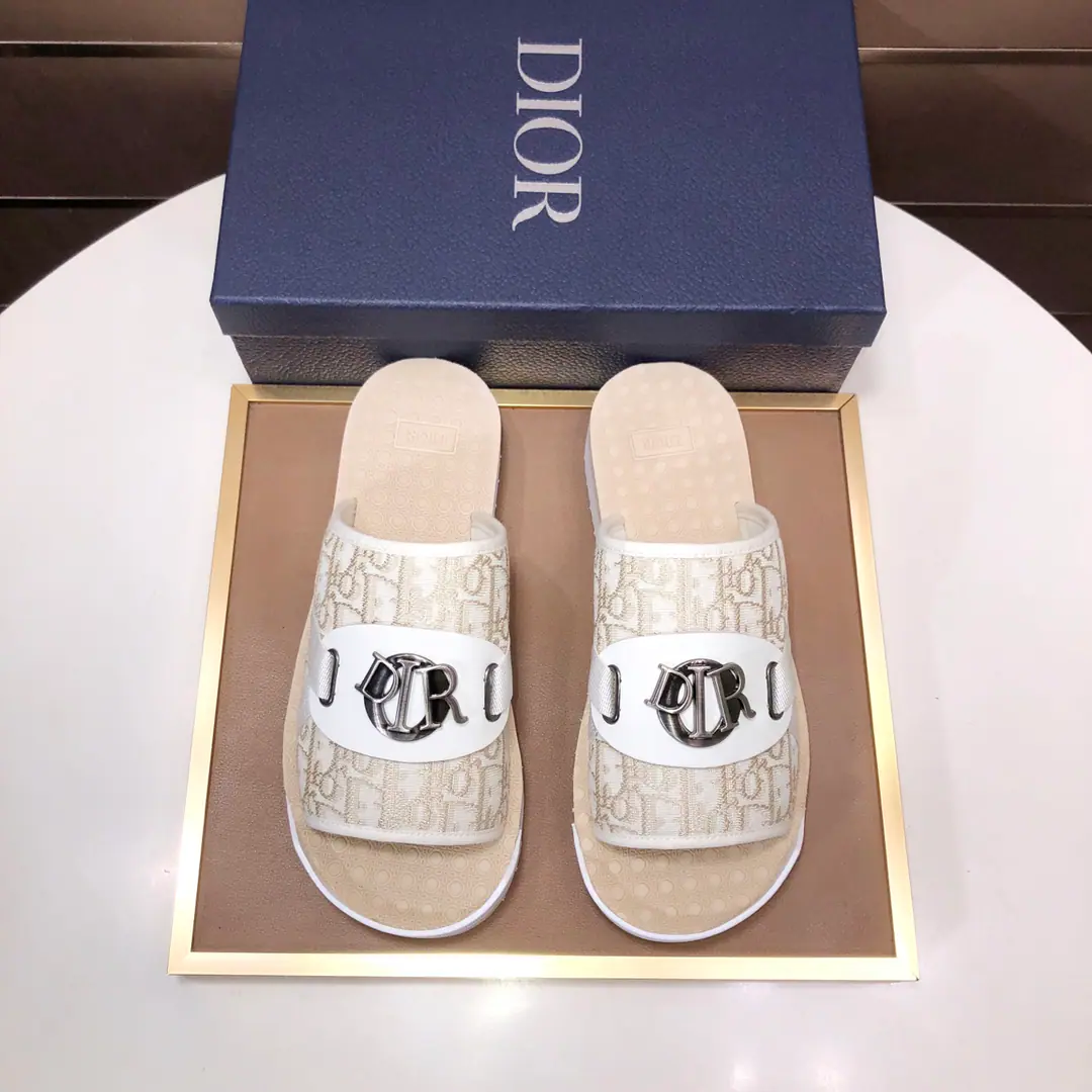 Plant Dio. DIORMarket top-level sub-purchase version, - A man's slipper., Synchronize cabinets The salami is imported into the country., Mark graphic high quality process, Shoes under the sole.: The original plant is used for the original base., It's super comfortable to be a sole-acting base., The original factory and the single., 🔍🔍High Quality, You can come in and out of the counter., Welcome to the comparison., Size:39-45
