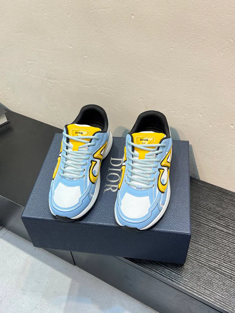 🔥🔥🔥Dior Dior's latest color.B30Series Respect Daddy's sneakers. Original procurement development Make the goods. NewB30Sports shoes Reconciling the trend of the retro-establishment market Dad ShoesIt's on the tongue of the shoes.DiorMark And the shoes are...B30Model！B30They use delicate leather and web-eye fabrics to put their shoes together., The letters on both sides of the shoe.CD Identify yourself., The shoe has many lines to outline the details. Makes shoes look less monotonous., It's a recollection. Send a cabinet for fine packaging🛍📦 ▪️Fabulous.: Original customised technical fabric+Network ▪️Uchi.: Customize the air inside. ▪️Otsumi!: Original OpenIPBubbles+TPUOtsumi! ▪️Bottom: 3.5CM ▪️Size: Female size35-40 / Men39-46（Men38 46Do it.）