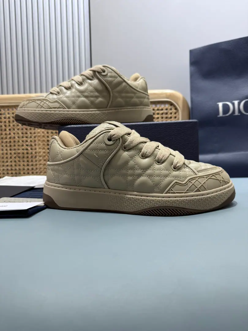 Men👨🏻Plant price, DKadio.B9S Series Bread shoes. Leisure Original purchase development for sale This is a new one. B9S The idea of skateboarding is from skateboard motion and... Dio High-stability spirit.. The Navy blue cotton gravy is a very elaborate product., Replay the classic vine-grain pattern., Show the details of the cow leather, To Dio ♪ The great art of the world ♪. Shoe-tongue and technical-food socks, To build the ideal comfort of wearing a dress experience.. Classic details can be found at the design point, Like heel and tongue. Dio Mark, The frame of the vignette., And the inspiration comes from... Dio Side rubber for marking Dio Charm Mark. Match with a gradient effect. Oblique The rubber soles of the stamp are more sophisticated., It can add high-temperature gas to the various models. Send a cabinet for fine packaging Fabulous.: Original customized head-level cattle skin+Where's the flowers? Uchi.: Customize the air inside. Otsumi!: Original Open Model Slide-InTPUMaterial Bottom: 3.5CM Size: Men38-46（38.46Make a no-refund order.）
