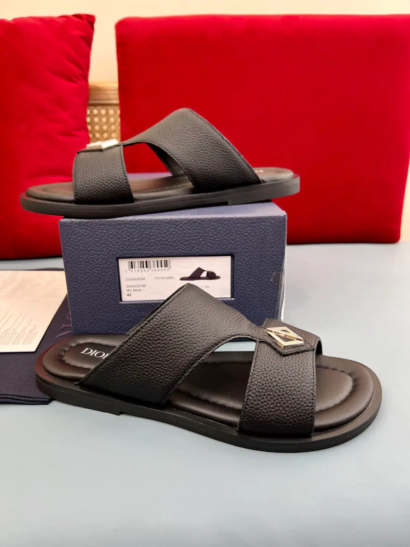 Men👨🏻Plant price, New paragraph 🆕Dior Aqua A man's slippers are elegant and leisurely.. - I'll take a D.～Ash CD Diamond Reconstruct the canvas., Inspired by the... Dio～Archives. Match“D”Signs and commo-tone bottoms, It's easy to match shorts or jeans., Make a fine shape.. Codes: 38-47 (38.47I'll make sure I don't change it.)