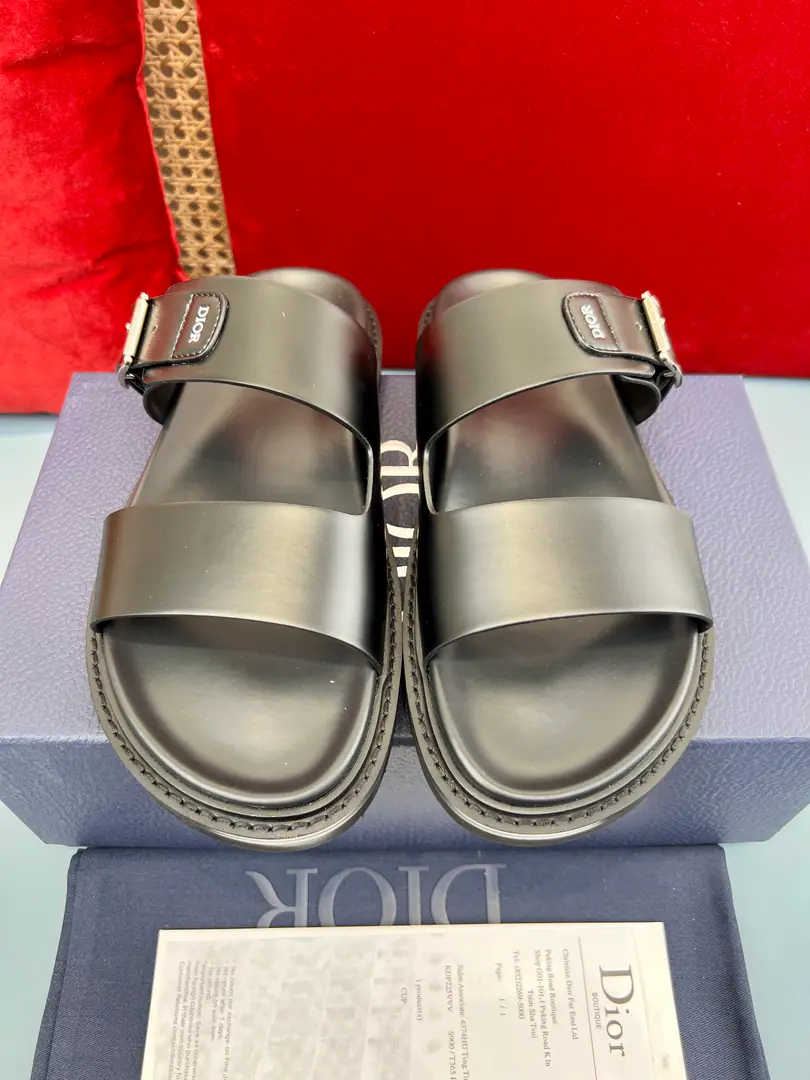 Men👨🏻Plant price, New paragraph 🆕Dior Aqua A man's slippers are elegant and leisurely.. - I'll take a D.～Ash CD Diamond Reconstruct the canvas., Inspired by the... Dio～Archives. Match“D”Signs and commo-tone bottoms, It's easy to match shorts or jeans., Make a fine shape.. Codes: 38-47 (38.47I'll make sure I don't change it.)