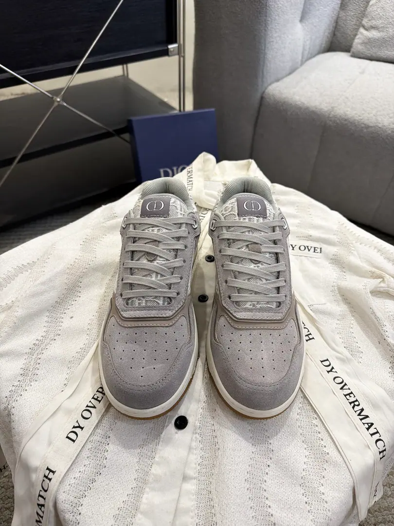 DIORDior Classic Leisure Expense Series 【B27Couples' leisure shoes.】 Based on the classic shoe. Add deconstruct element design Classic brand.🔢NumberslogoIt's perfect on the shoetail. Round the circle around the shoe line.“23”Mark, Original custom-made cattle skinnet➕Embroidization Alphabet process, It's a good time., It's a very modern design., The market is the top. The king of the upper foot.🔥 ❶Fabulous.:Original custom-made cow skin➕Original customized embroidery fabric ❷Uchi.:Original customize high density air network ❸Foot.:Customize the original high density air-infused hyperplastic mats ❹Otsumi!:OriginalTPUMulti-coloured snorkel【Unusual base】 ❺Codes:Women35-39.Men40-45（Women40.41.Men45.46.Custom without re-offer） ❻Packaging:Original package ☀Colours:Synchronise update of the network Kobara.（Men➕10） Koban.（Men➕10） Print➕20