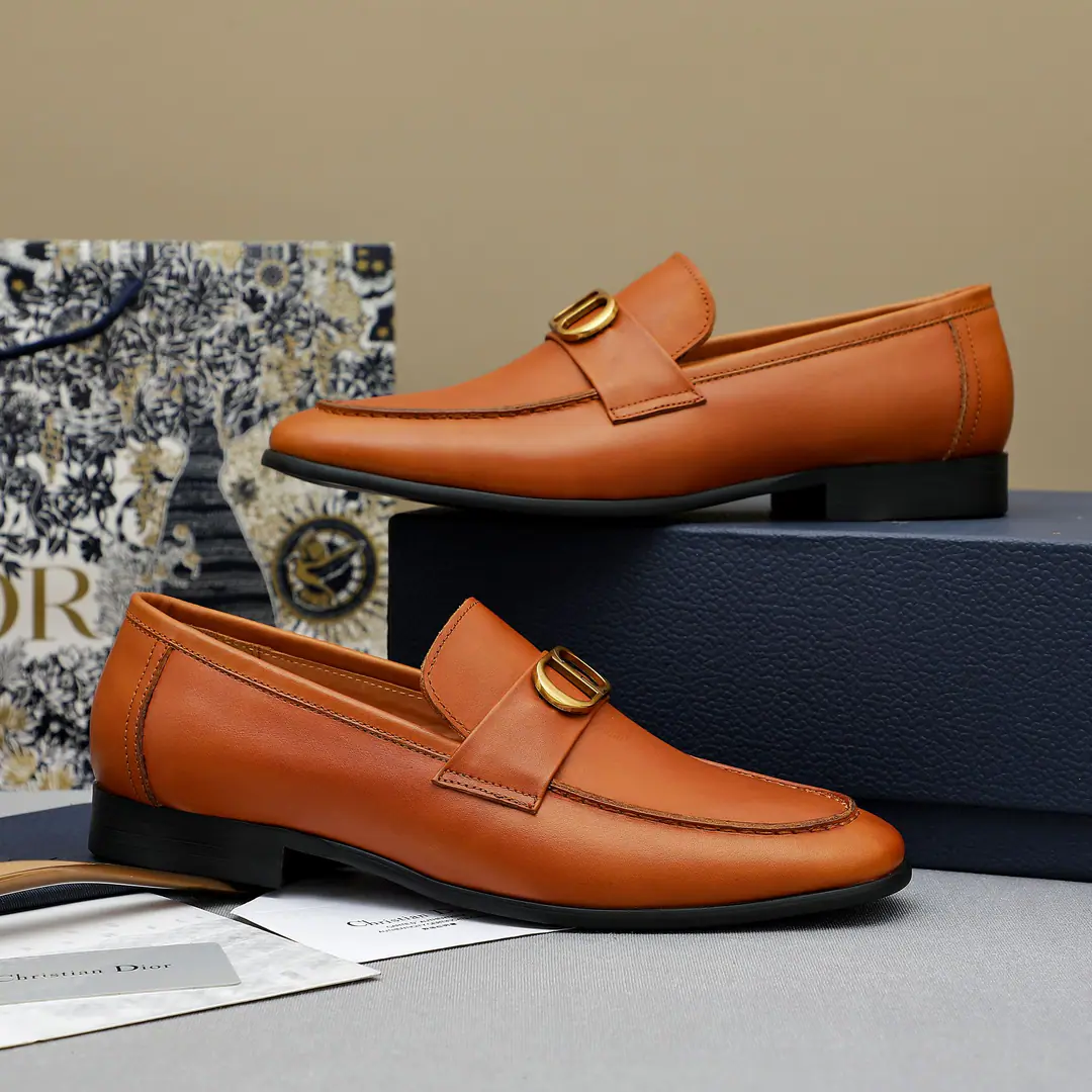 Trade marks: Dior「 Dio. 」Business shoes. Positive code number: 38-44 （45.46I'll make sure I don't change it.） Commodity materials: Good-quality cattle skin with metal buttoned shoes. In the cow's skin. Original rubber floor