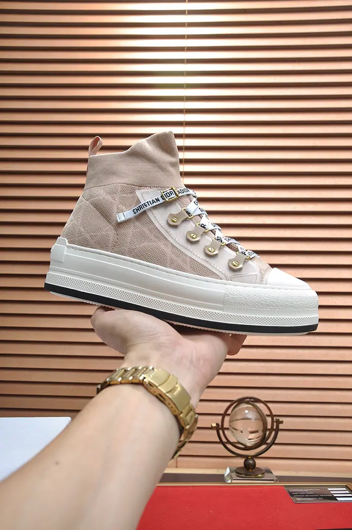 Get out of the factory. 【Dio.】Walk ‘n’DiorEmbroidery cotton👩‍❤️‍👨Female leisure shoes., Use quality, White rubber bottom., Pure cotton embroidery on the shoe., Show your personality., Use of shoe tongues and shoelacesChristian DiorMark Decoration. Water, in the sheep's skin., Skins and feet.. （Female35-40Code）