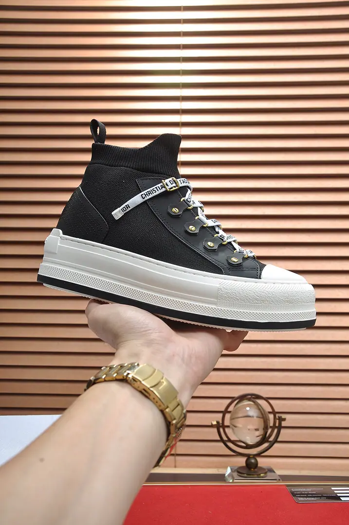 Get out of the factory. 【Dio.】Walk ‘n’DiorA couple of embroidery cotton.👩‍❤️‍👨Leisure shoes., Use quality, White rubber bottom., Pure cotton embroidery on the shoe., Show your personality., Use of shoe tongues and shoelacesChristian DiorMark Decoration. Water, in the sheep's skin., Skins and feet.. Couple money.（Female35-40Code）（Men38-44Code）