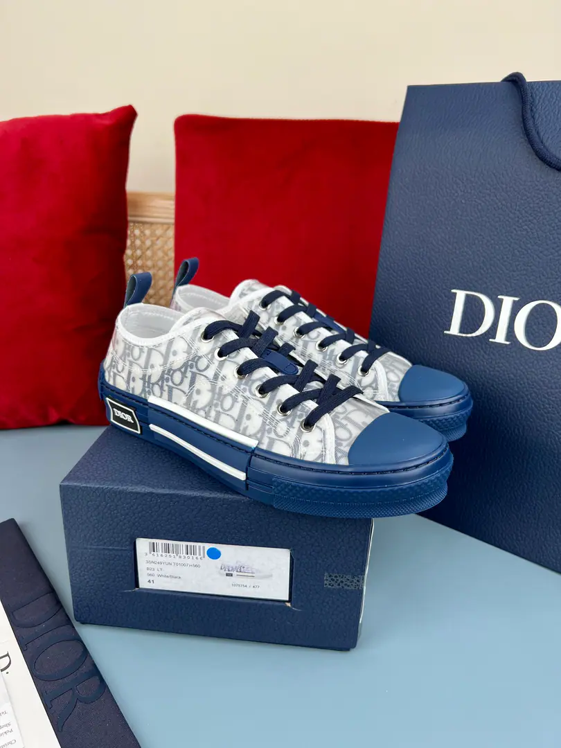 Couple money.👫Plant price, Top version original engravedDior Dio.B23Low gang sneakers. This one. B23 Low gang sneakers use transparent web-eye fabrics andOblique Flank canvas folded with decorations, It's a huge effect.. The classic canvass details., ♪ Like a hole in the eye and a tie ♪, White rubber soles., We'll have to get the rounded shoe head and the back heel and the ring., ♪ Fabulous design and retro-channeling. Sidesark“DIOR”Marks and other contrasting details., It's easy to mix with a variety of leisure products.. * Oblique The bouquets are made of transparent collage. * Superfiber. * The rubber surface with reinforced shoes is paired with double-coloured plates. * Ruler Standard, It's recommended to be purchased by normal shoe code. * Size: Women35-40.Men38-46（45.46I'll make sure I don't change it.）