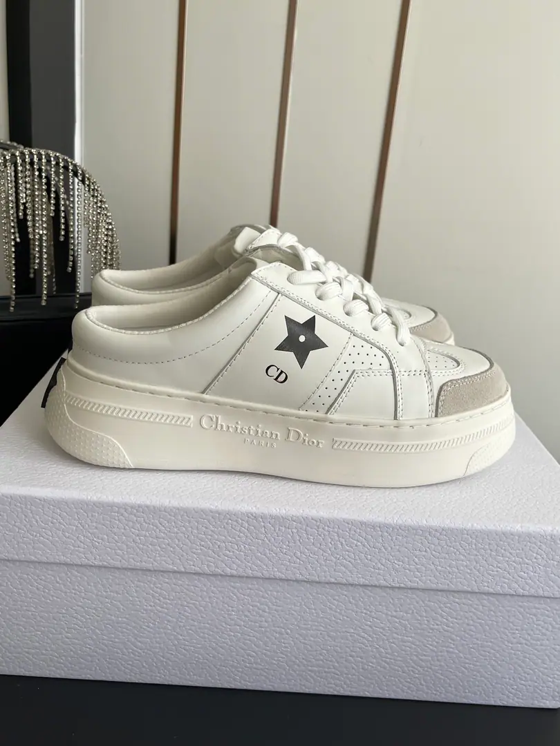 🏧𝐃𝐢𝐨𝐫Top Version Newly-new half-shoeed, half-shoes., A lot of stars., The super-loan of the red., ♪ The two sides of the wall ♪ CD The sign shows how simple the atmosphere is.. The prototype is a model., The details are welcome. Original import of cattle skin+Counter-featur. It's a nice airnet.+Bull-skin. The original thick shoe bottom is so light and soft. Size:35-41 [40.41Make a reservation.]