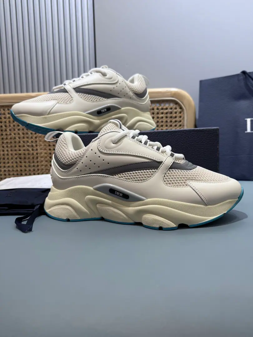 Top Men👨🏻Plant price, Dio*Dio.B22Series of sneakers. The inspirational low-banded contour from the retrorun run shoe is the use of gray cow leather and blue and white web-eye fabrics to bind the shoe face., It's a black match., White and blue rubber shoes.. Blue eye-folded shoe tongue and heel support nylon ribbon decorations., Sidesark“Dio～”Logo. It's a sharp contrast to the suit., Add a fashion breath of sports clothes to your appearance. The thick is a lot higher.4cmLeft and right～ Codes: 39-47（46.47I'll make sure I don't change it.）
