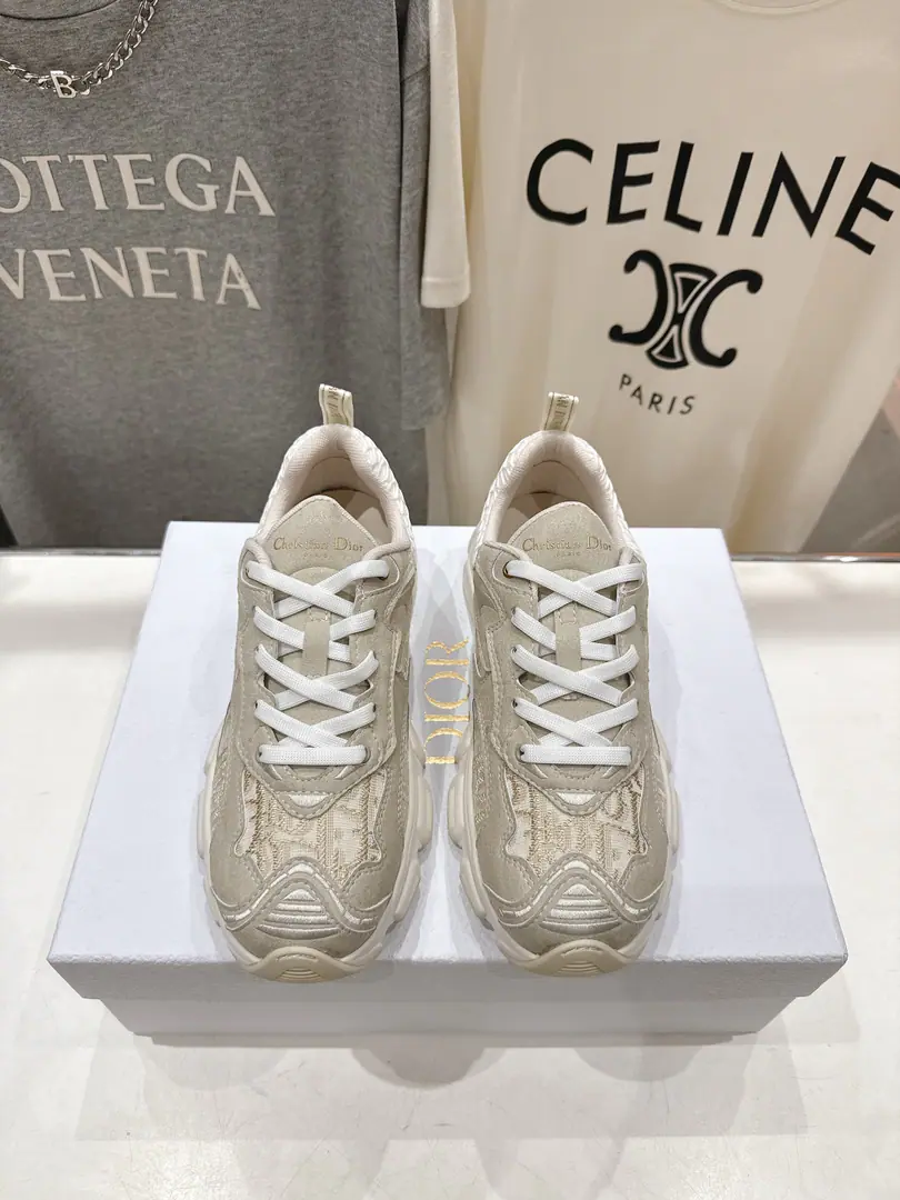 🏧𝐃𝐢𝐨𝐫The new Dior's new colored, heel-drinking shoes., IntegrationdMy great spiritual interpretation of classic running shoes.！Original to develop top market version. Importing web-eye fabrics and matching real cattle leather., To create a modern style that is contrasting.！It's really fashionable.👏 Original Dismantlingcopy, ZP♪ And the whole thing ♪, Perfect.！ Top Quality35-41 [40.41Make a reservation.]