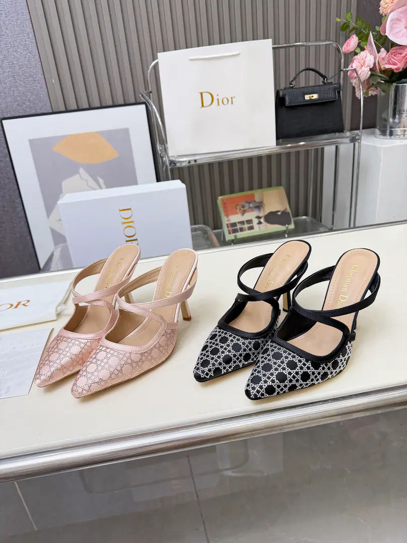 Gum./Python. 🏧𝐃𝐈𝐎𝐑Dio. Silk&- The hot high heels. The cabinet's got a new hot-dryer slipper.. Original purchase. Specialized materials. The original one-to-one.！ Original Customized Silk+- The face of the drill. Top sheep's skins are in the ground. He's tall.9.5cm Size: 34-43 [40.41.42Custom]