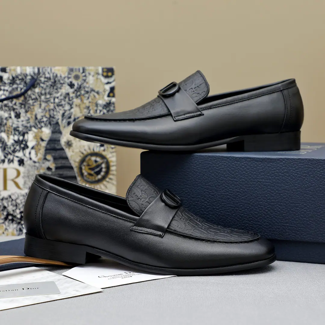 Trade marks: Dior「 Dio. 」Business shoes. Positive code number: 38-44 （45.46I'll make sure I don't change it.） Commodity materials: The best is a skin with a metal buttoned shoe. In the cow's skin. Original rubber floor