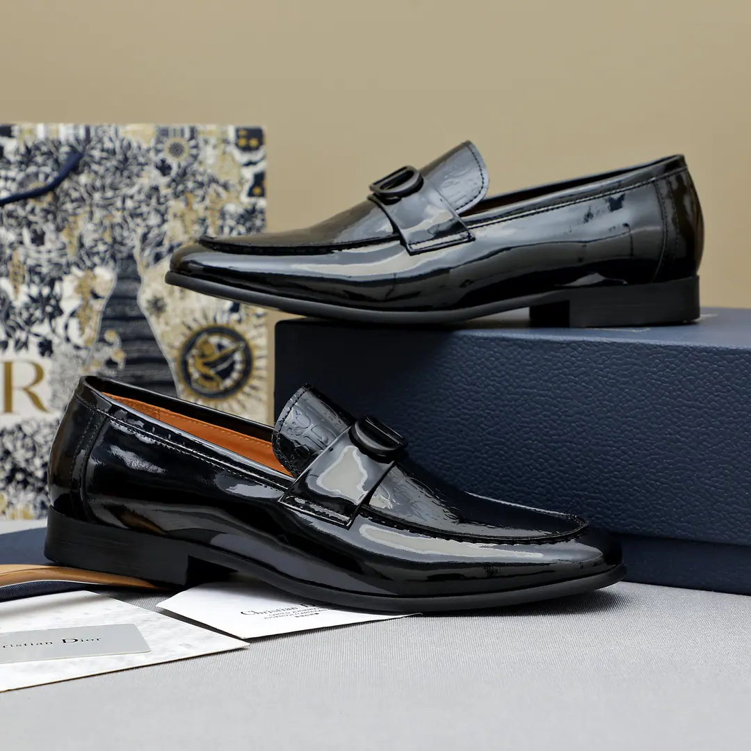 Trade marks: Dior「 Dio. 」Business shoes. Positive code number: 38-44 （45.46I'll make sure I don't change it.） Commodity materials: Preferable to the coloured-lighted cow-skins. In the cow's skin. Original rubber floor