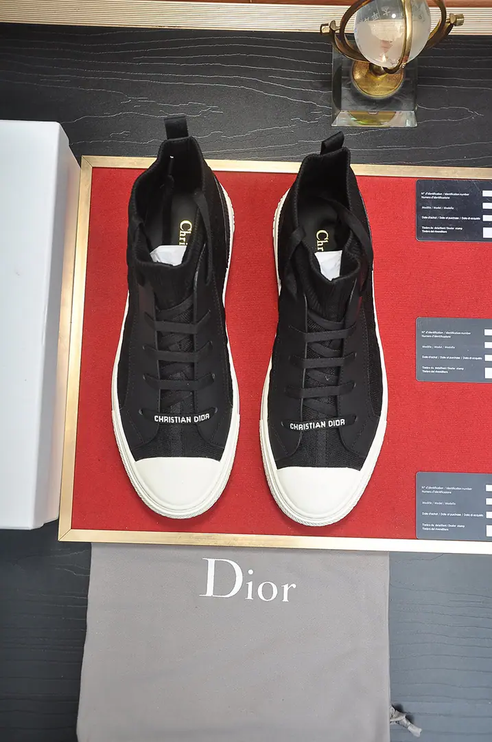 Get out of the factory. 【Dio.】Walk ‘n’DiorA couple of embroidery cotton.👩‍❤️‍👨Leisure shoes., Use quality, White rubber bottom., Pure cotton embroidery on the shoe., Show your personality., Use of shoe tongues and shoelacesChristian DiorMark Decoration. Water, in the sheep's skin., Skins and feet.. Couple money.（Female35-40Code）（Men38-44Code）