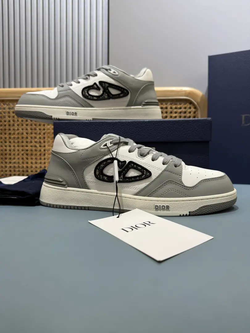 Couple money., Top-level requisition versionDio*✖️kawsJoint contributions 🐍Snake Year PrescriptionB57Jay Chow's same guy.Dribble Low gang sneakers. Precision of originalCP！Infinite approach., Crafts and crafts. The people must be given a pair of hands.🐾 #diorThe Euro-style.NMultired cards, Low-saturated color is a lot of fun. It's hard to be unloved by a simple wind.💓💓 Fabulous original customize top-level head-heading skin, Sidesark DIO* AND KAWS Mark Up, Redone the brand symbol with a colored snake.. The fashion is just full.！♪ And quality and beauty and beauty！Original custom striped airnet sheet, DoubleTPUOriginal Bottom, Super-fine shoe bottom puncture(The details must be a huge fan of it.) The original uniform shoes have chips on their right and left feet.NFCSensitivity directly into the network.. Recurse ceiling level Full package of fine airplanes. Please accept my quality.‼️ Please be careful with the market traffic.！ Codes: 35-44（Men38/45I'll make sure I don't change it.）