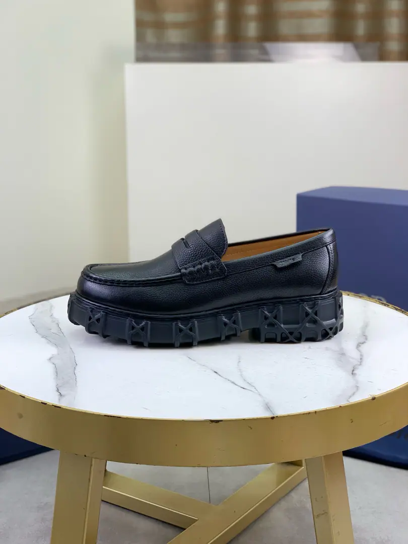 Plant prices Original MonoQuality, Top Version🔱 DIOR——Dio. Men's business shoes., Top cow..1:1Delivery⬆️Extremity and honor.👞All imported original brand leather, Just to make a more comfortable dress experience., Shoe.: The original is a very good one.➕The top import is all over the cow., The original is light and comfortable with the grinding rubber bubble.✔️ Colours: Open the beads., Cowskin., The twigs., The camel stripes. Codes: 39-44（38.45It's a deal.）